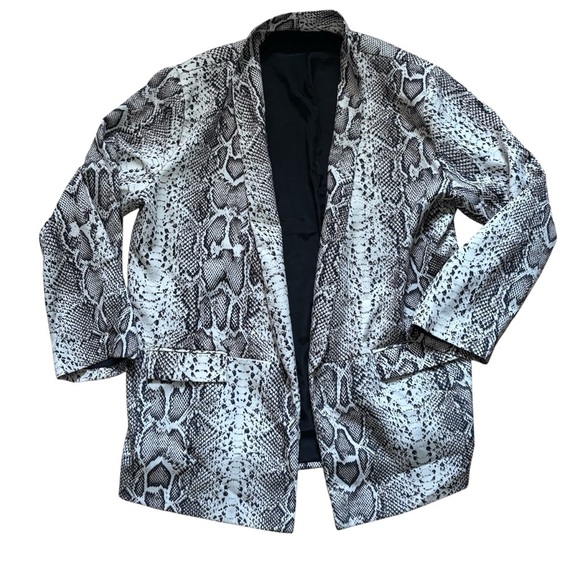 Shein Plus Snakeskin Open Front Blazer Coat Womens Size 2X Gray Black Reptile - Picture 1 of 5
